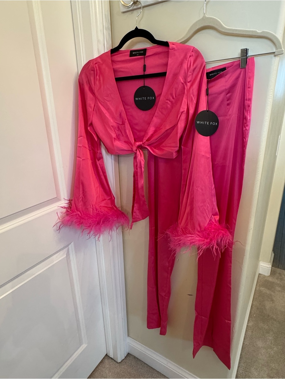 White Fox Hot Pink Satin 2-Piece Set XS/S | Tie Top & Don’t Get It Twisted Pants